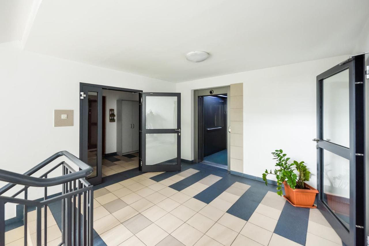 Ursus Pleasant Apartment Varsóvia Exterior foto