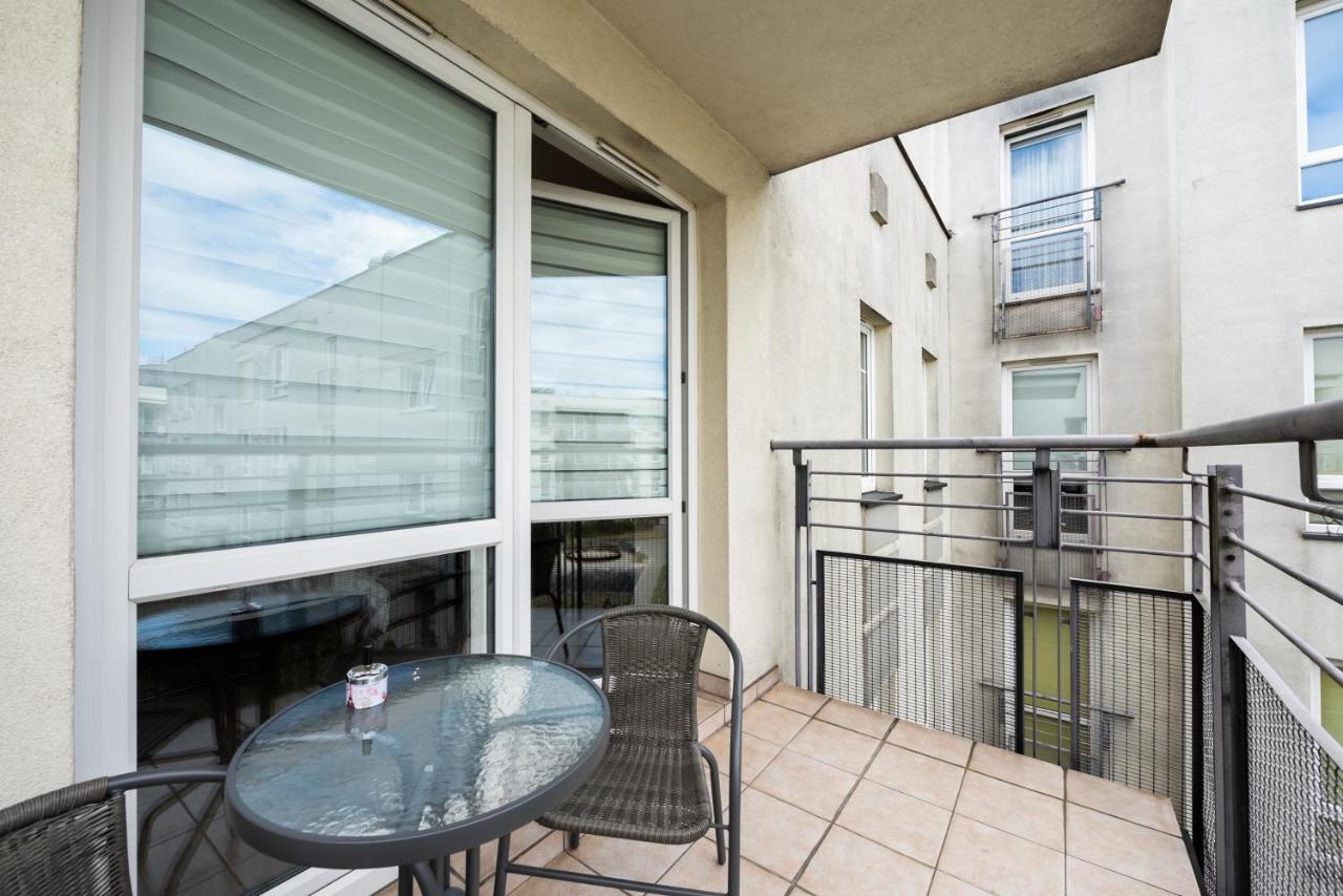Ursus Pleasant Apartment Varsóvia Exterior foto