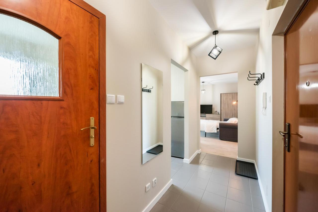 Ursus Pleasant Apartment Varsóvia Exterior foto